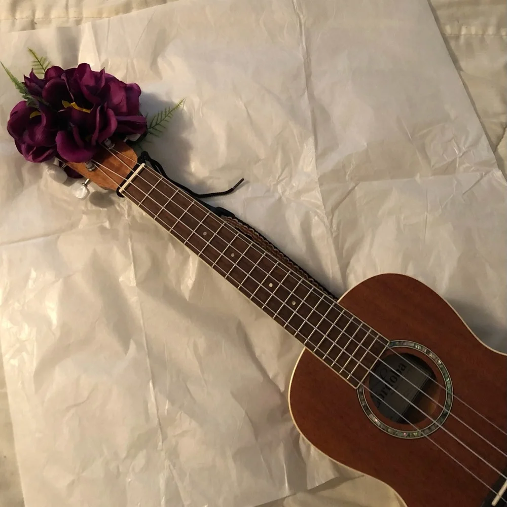 Lei,  Purple Ukulele Silk Flower Lei. New by nancyb - Picture 3 of 3